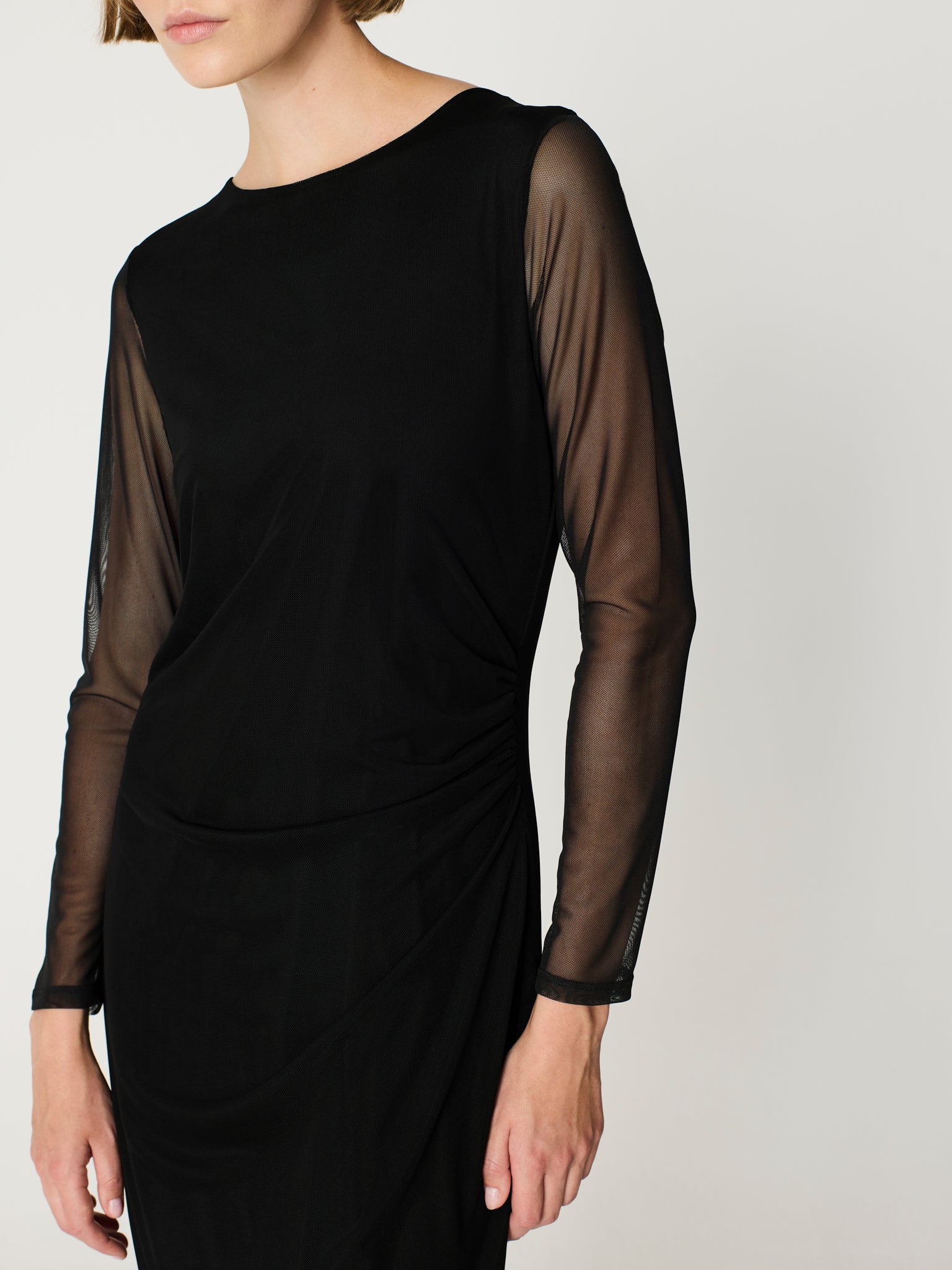 Vestit de tul amb arrufa