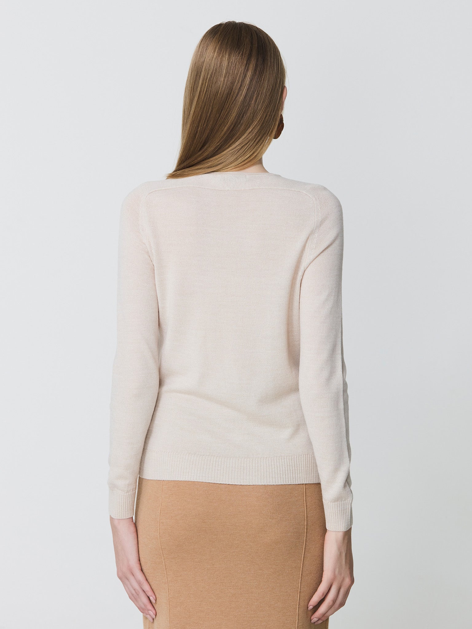 Round neck sweater