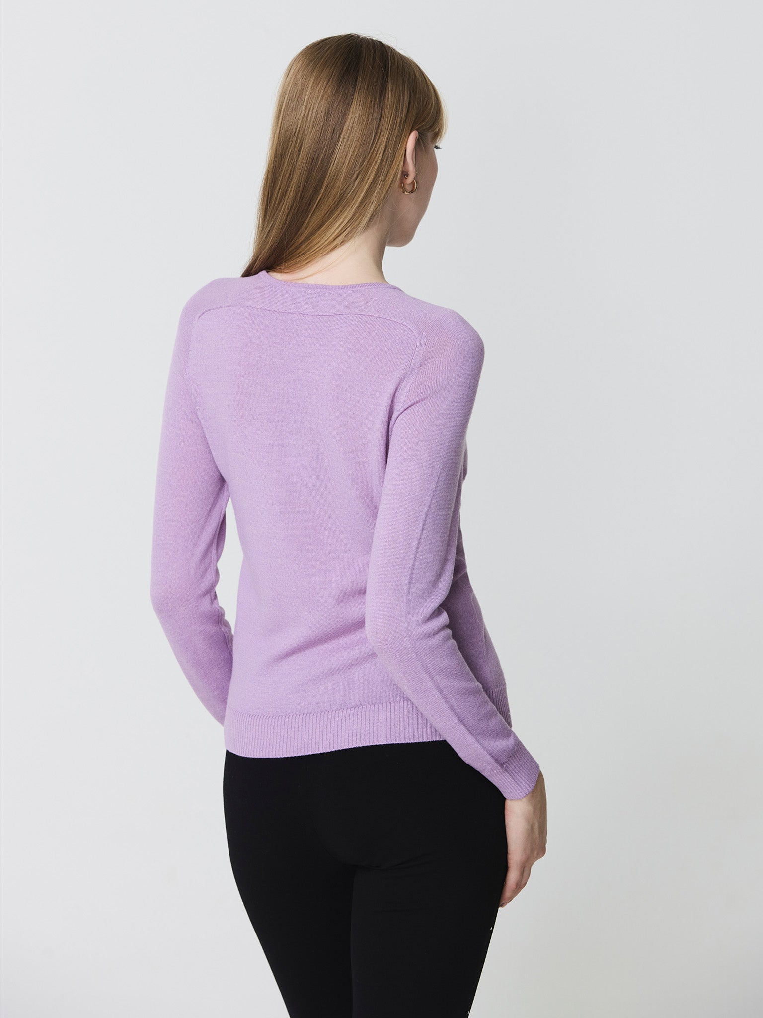 Round neck sweater