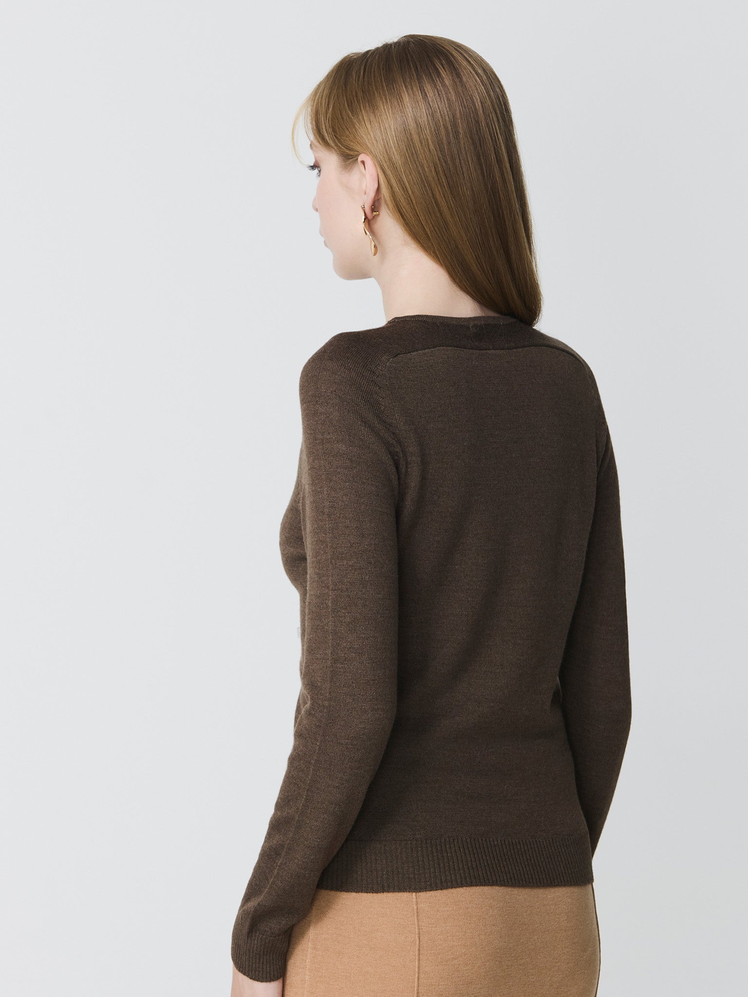 Round neck sweater