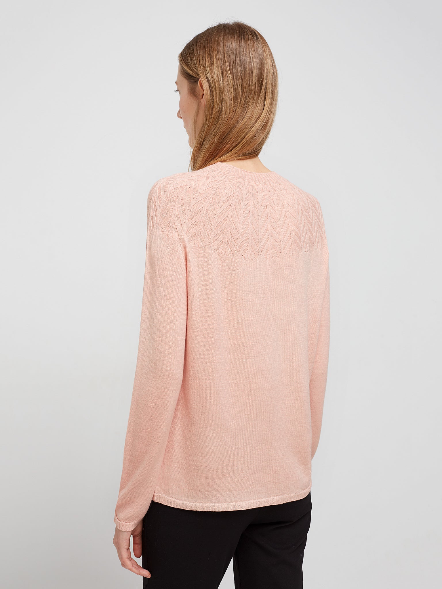 Round neck sweater