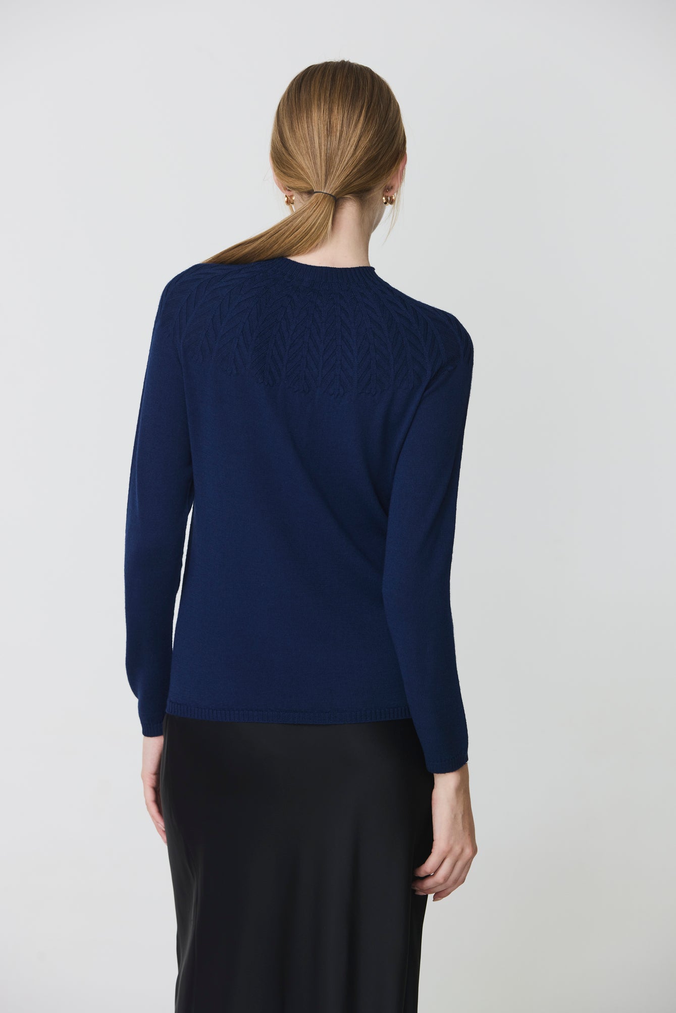 Round neck sweater