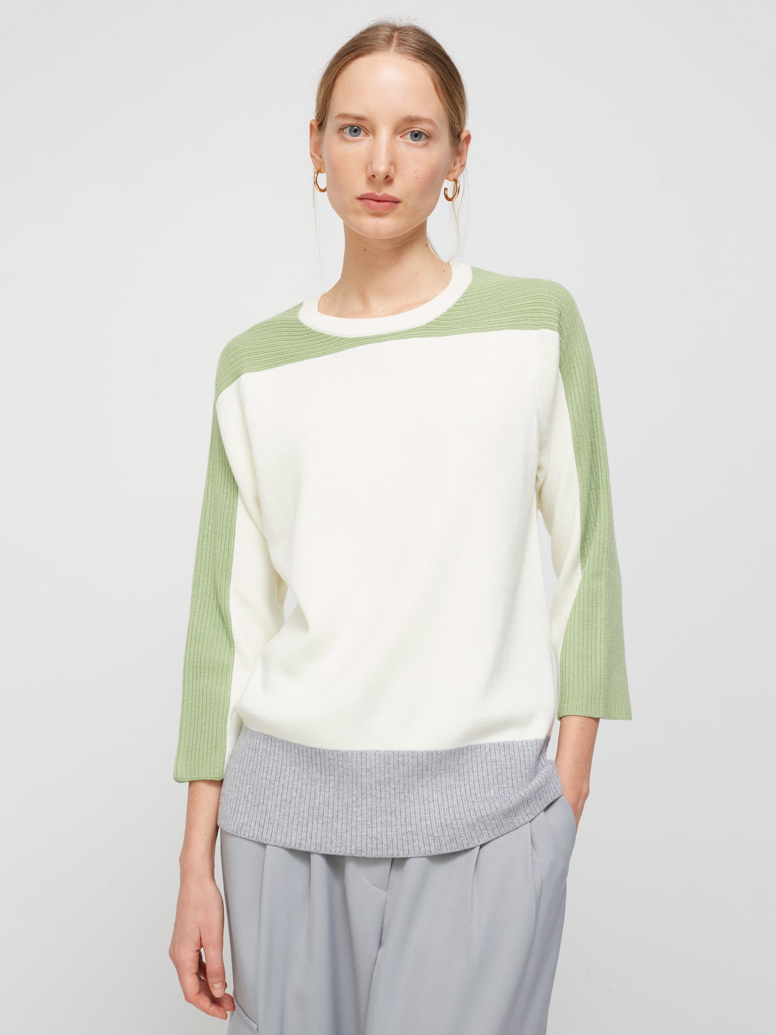 Round neck sweater