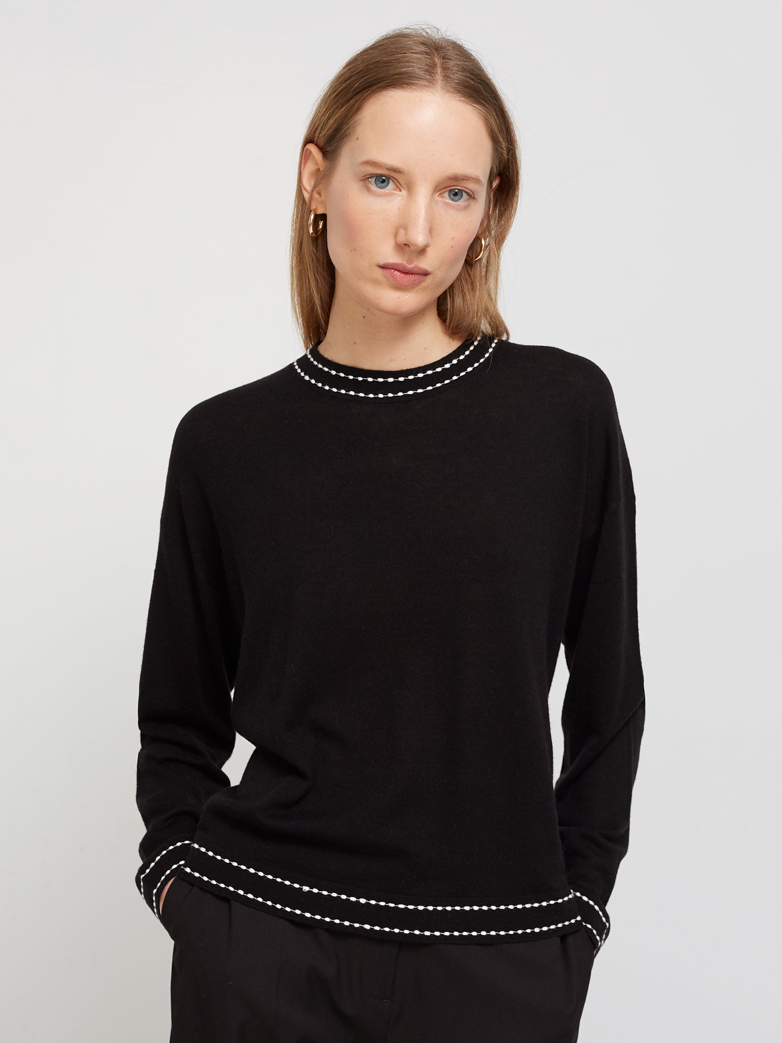 Round neck sweater