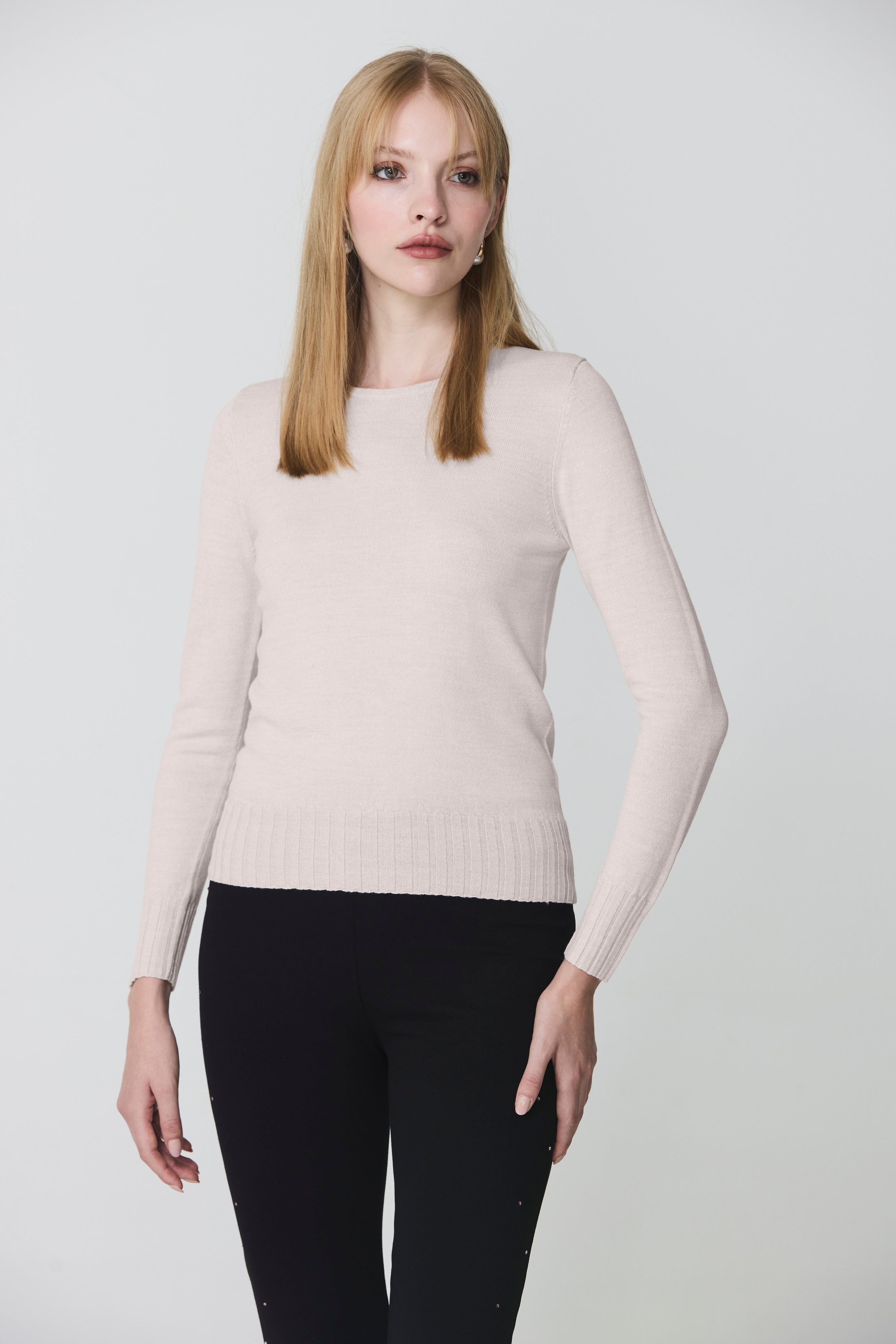 Round neck sweater