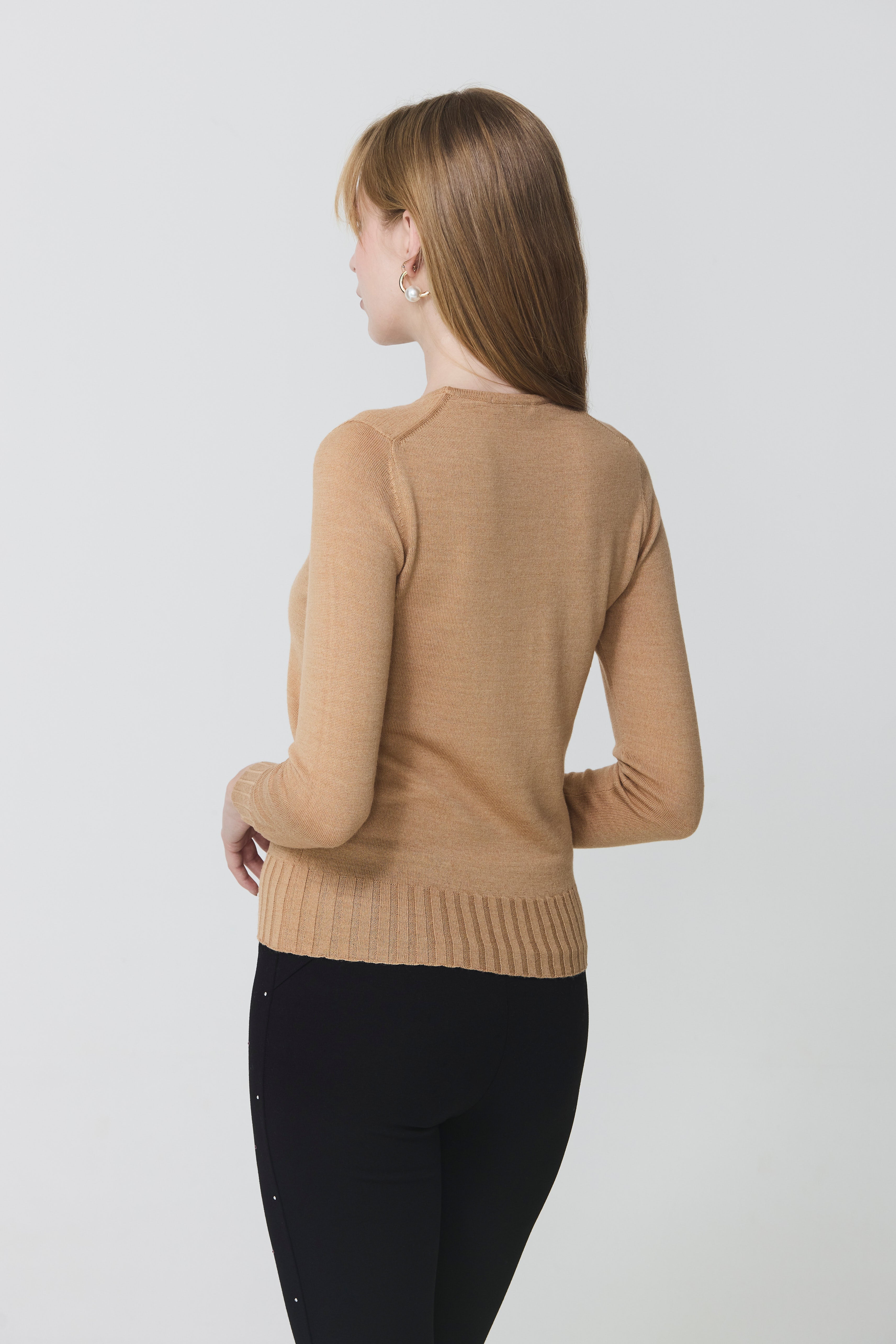 Round neck sweater