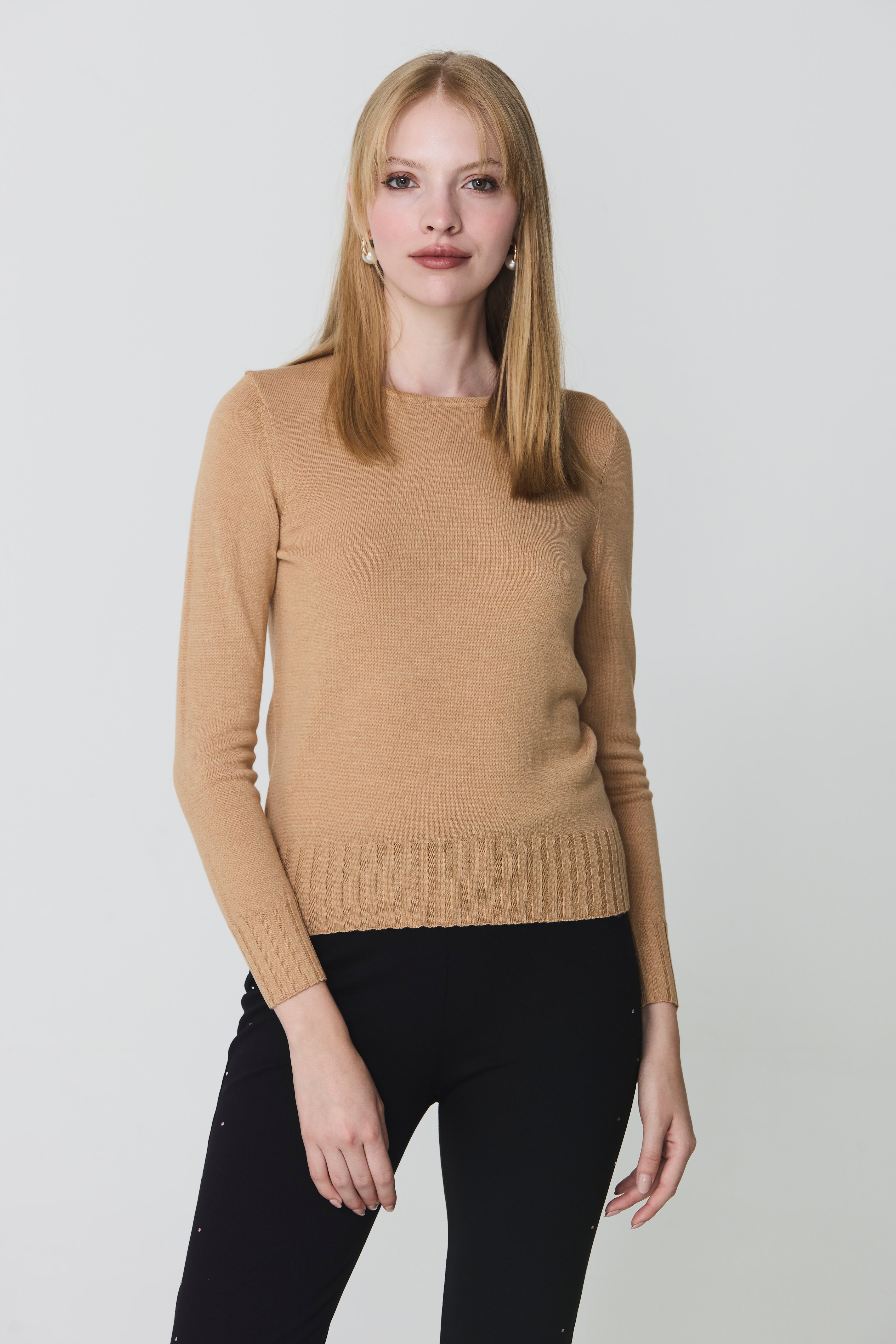 Round neck sweater