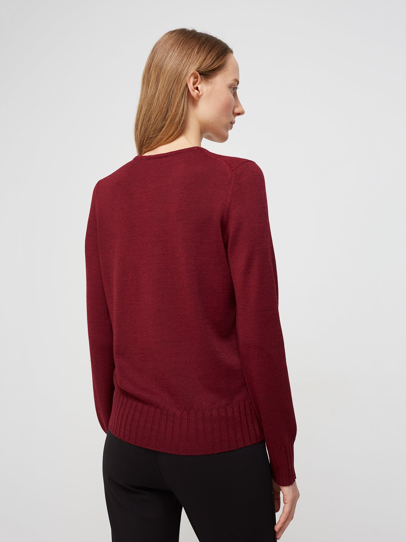 Round neck sweater