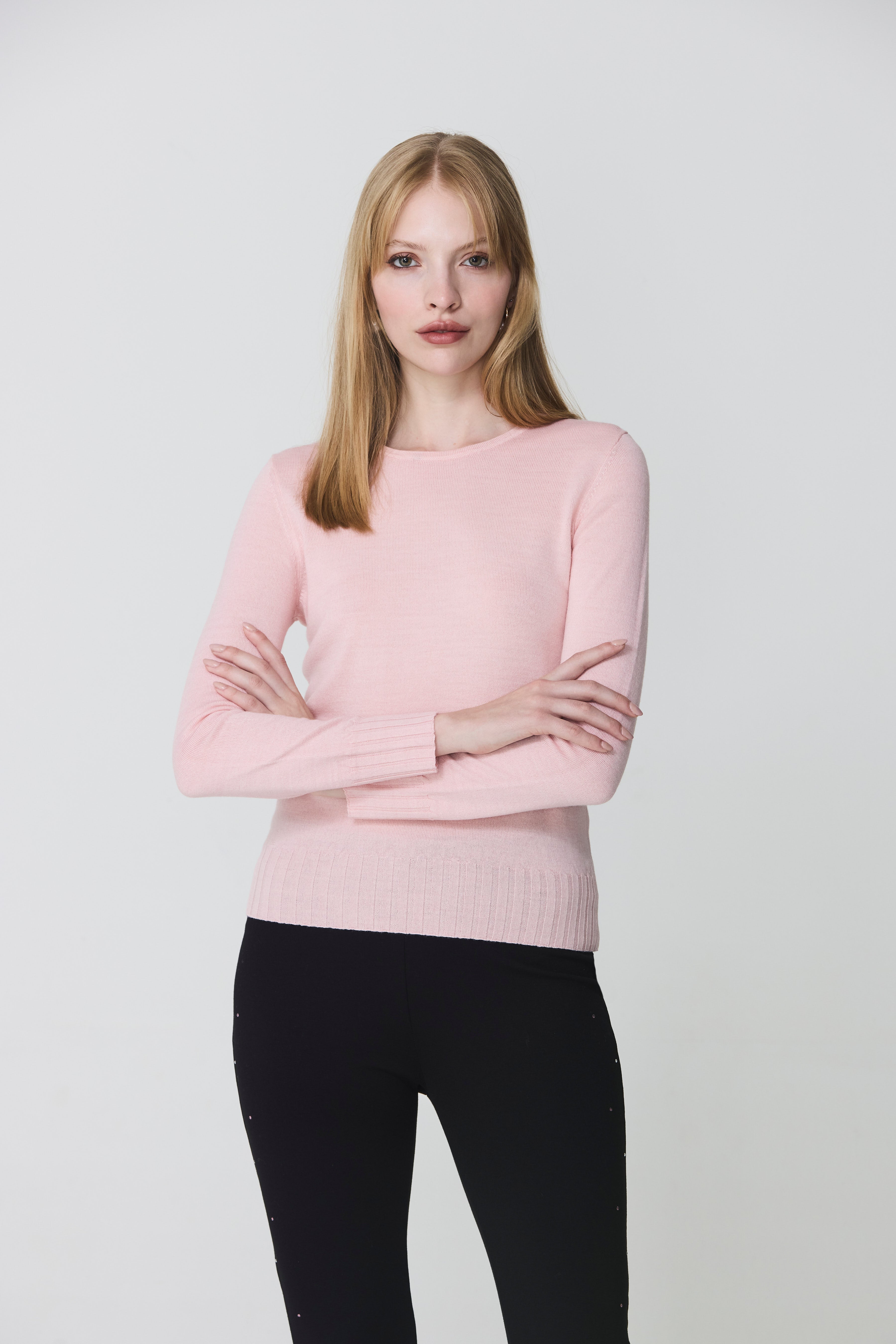 Round neck sweater