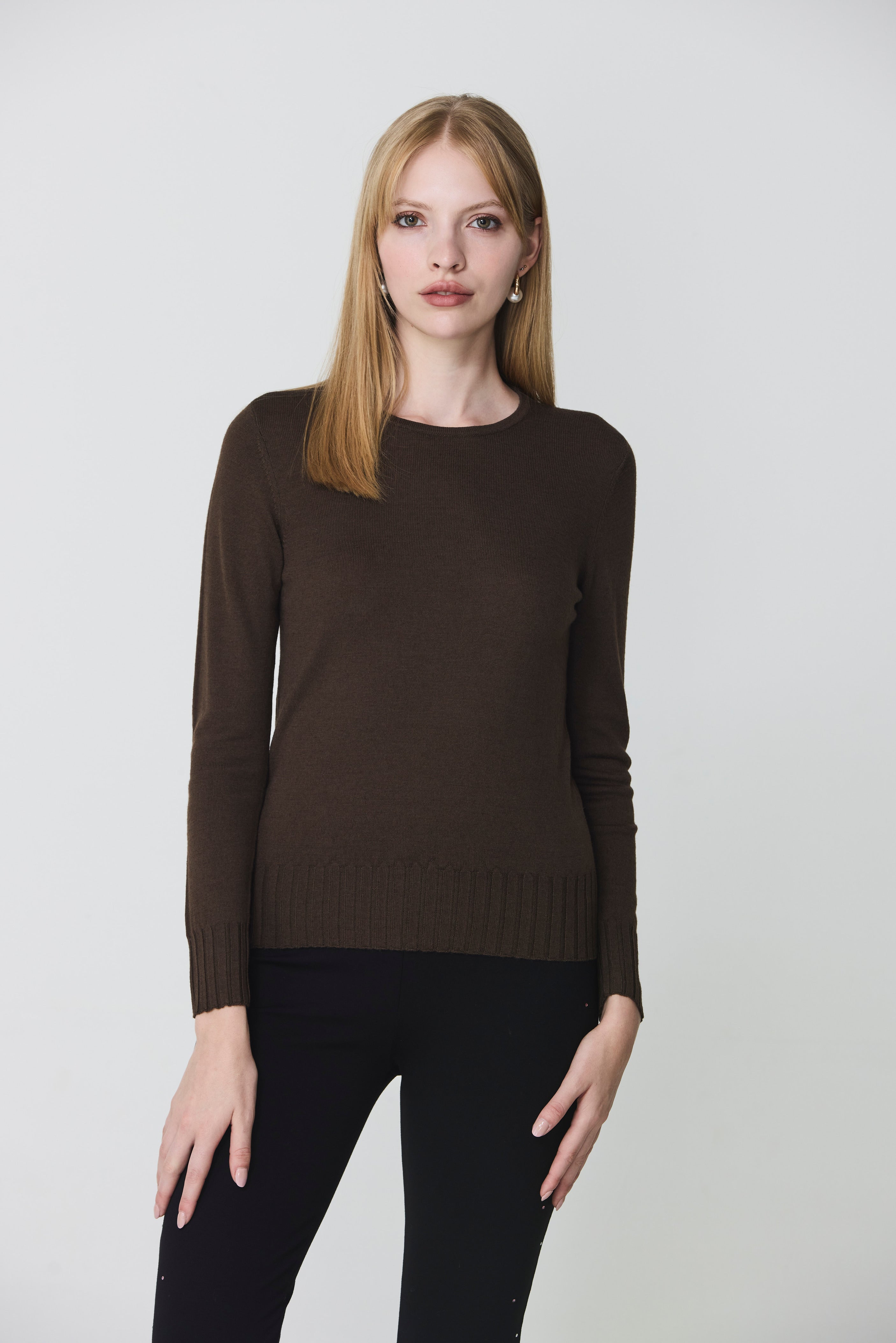 Round neck sweater