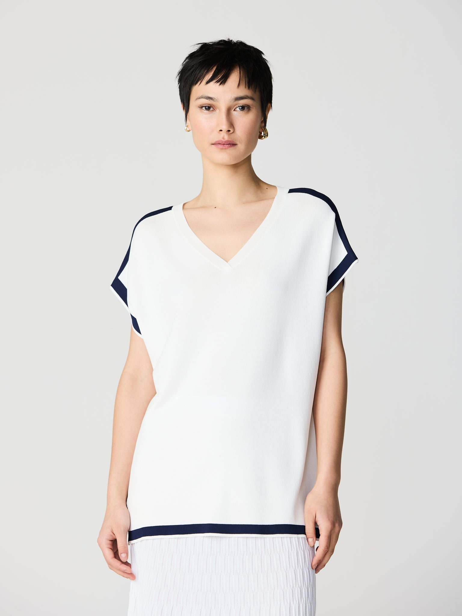 Dropped shoulder tunic with square design