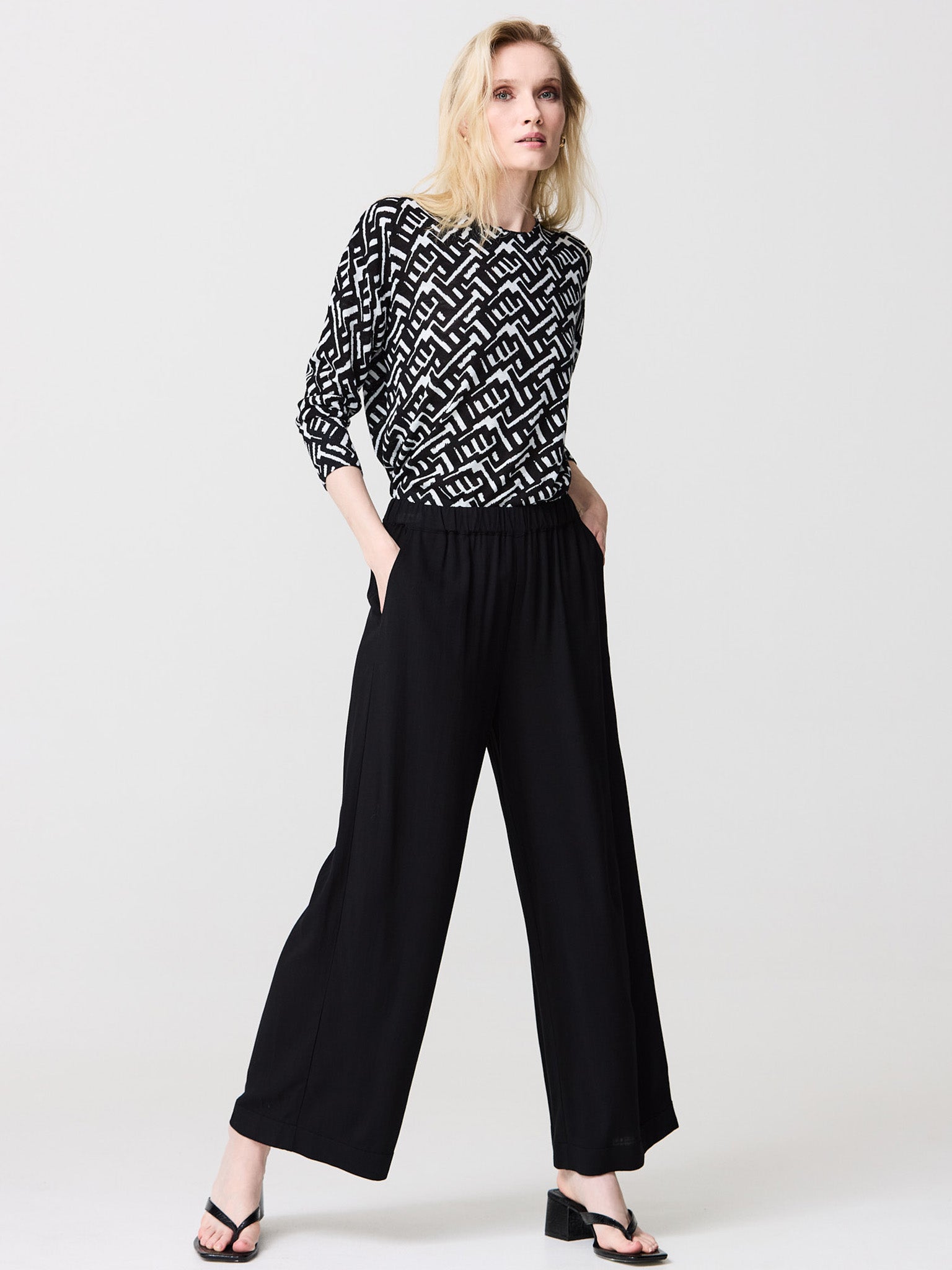 Wide leg trousers with elastic waistband