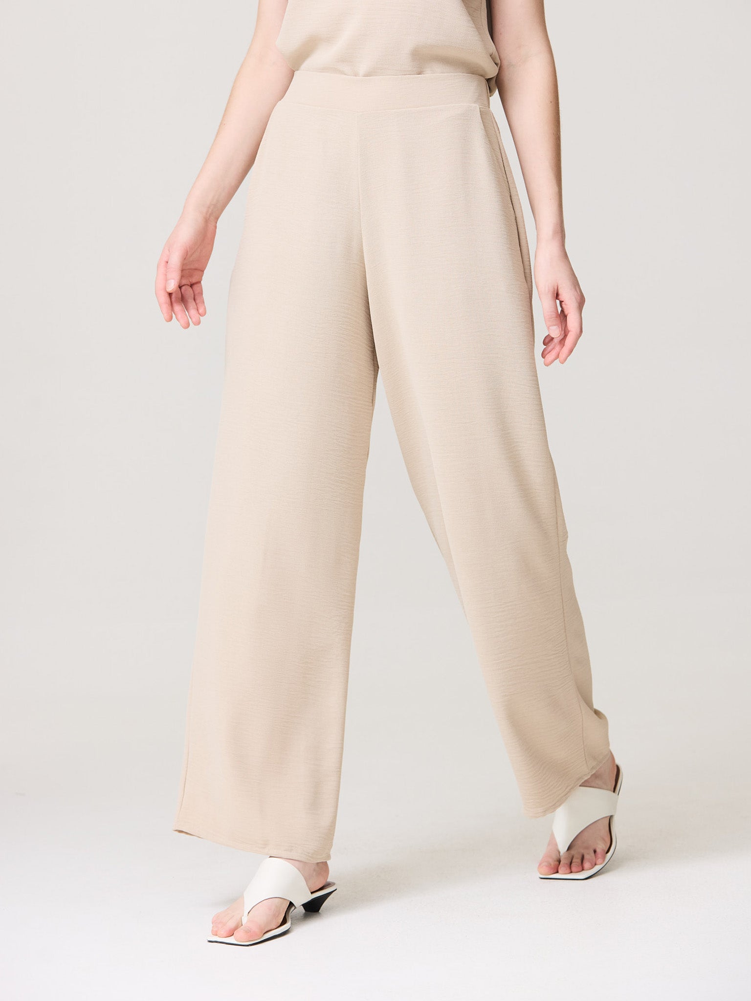 Wide leg trousers with elastic waistband