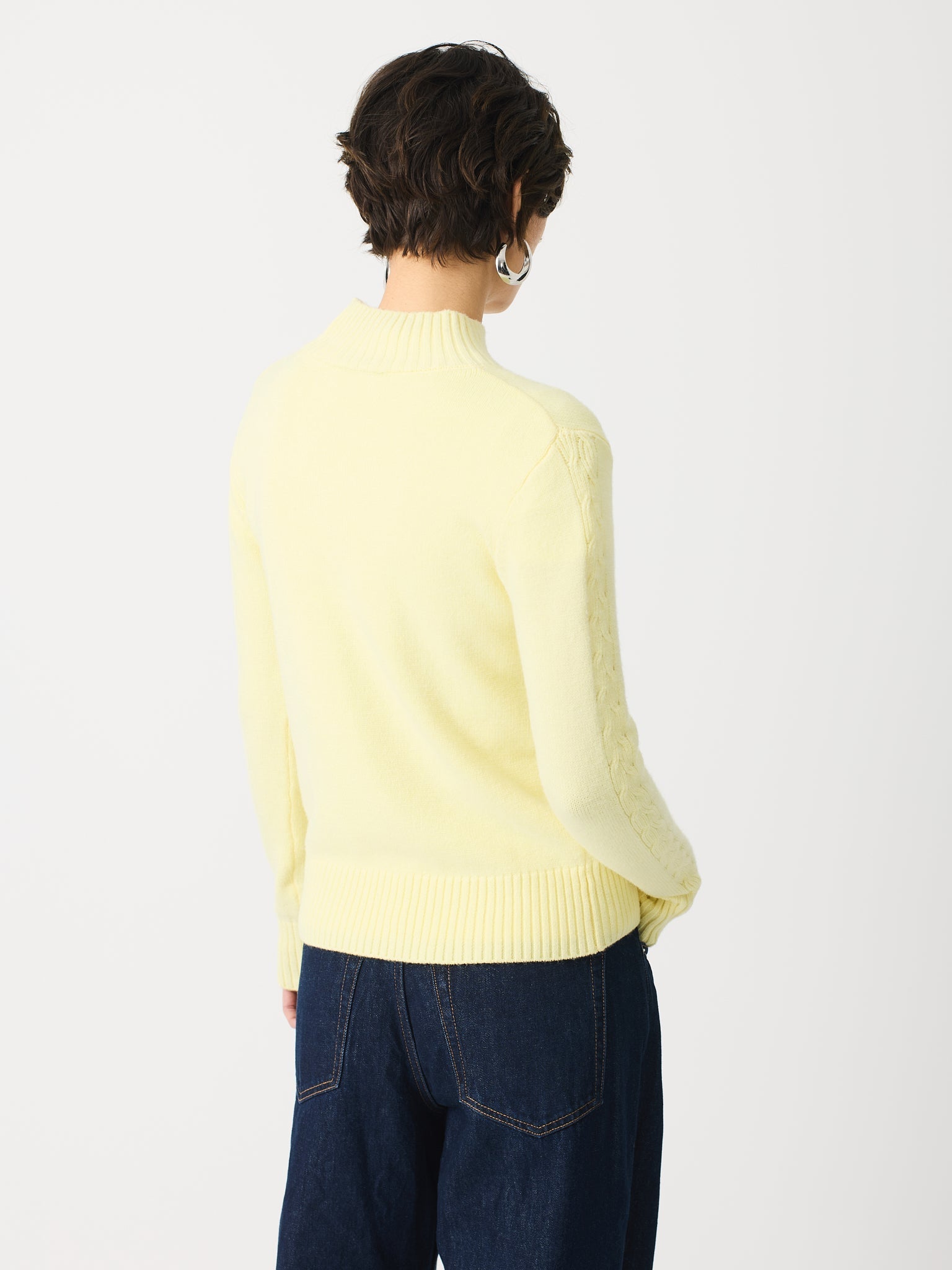 Jersey trenzado cuello alto