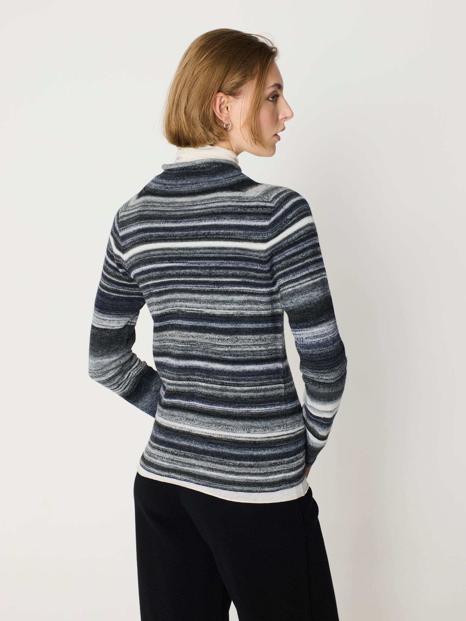 Jersey de hilo fantasía y de cuello alto