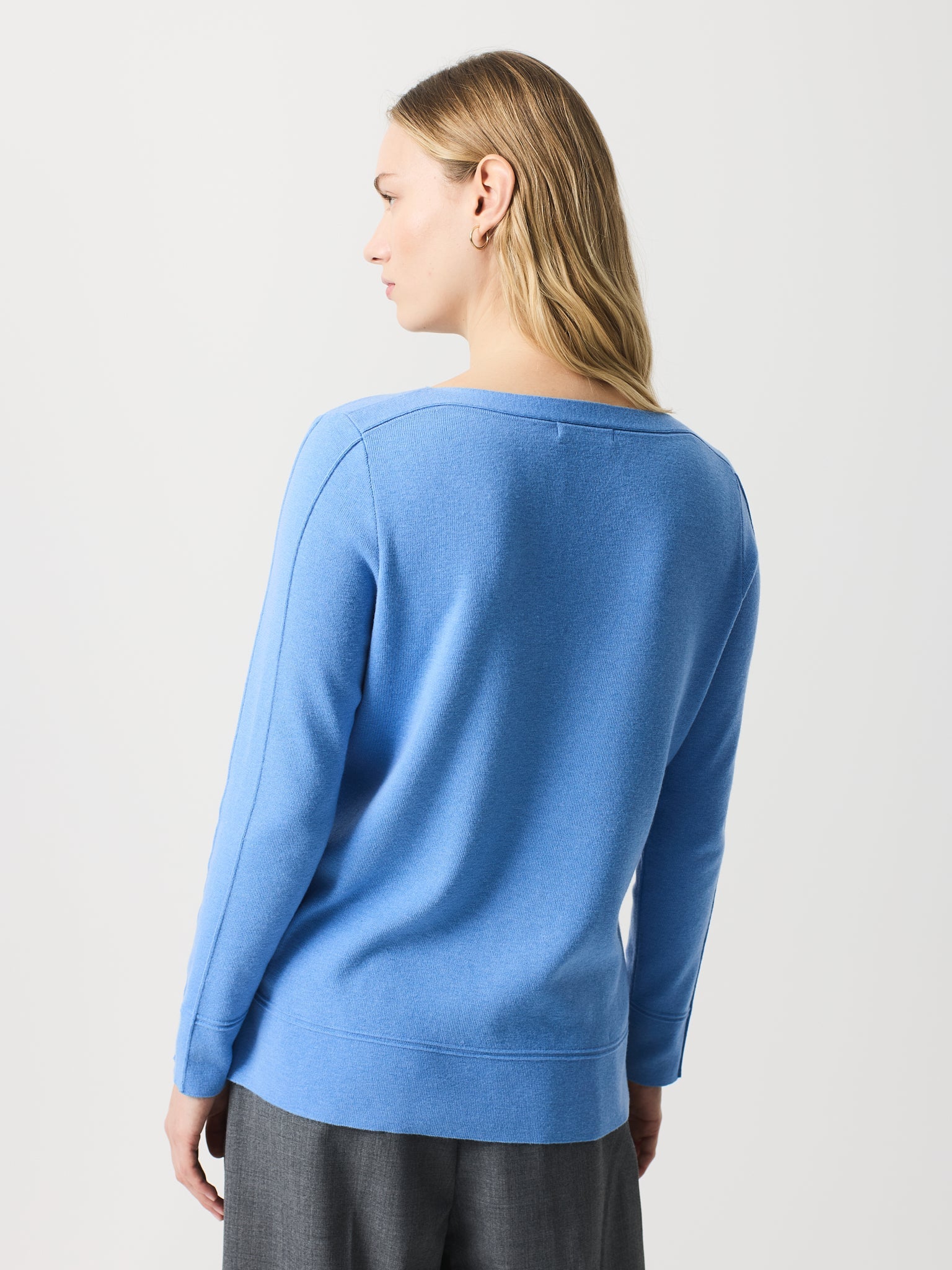 Jersey con nervios en el cuello