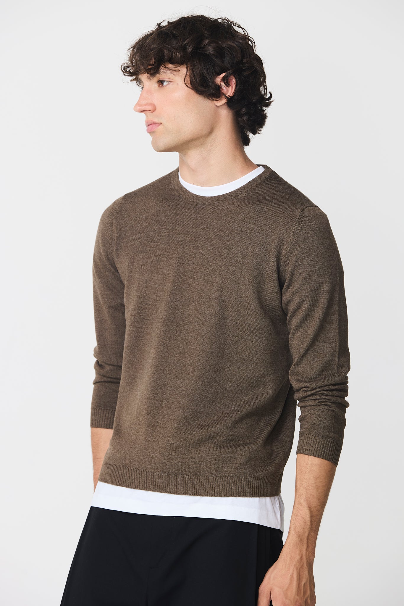 Round neck sweater